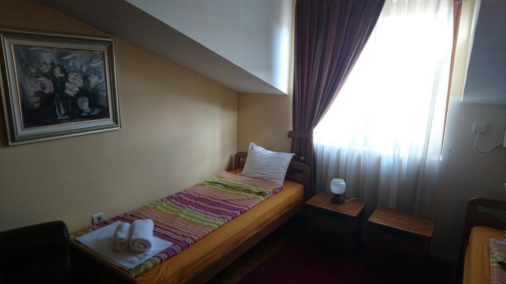 Hostel Bimbo Skopje Eksteriør billede